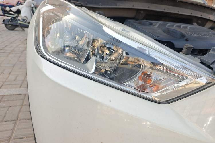 Used Nissan Kicks 2020 1.5L XE Manual Cool Edition Right Front Headlight