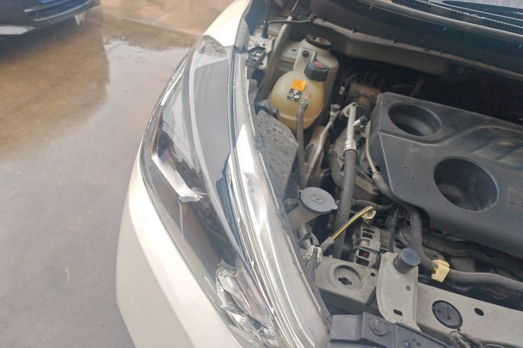 Used Nissan Kicks 2020 1.5L XV CVT Smart Connect Luxury Edition Right Front Headlight