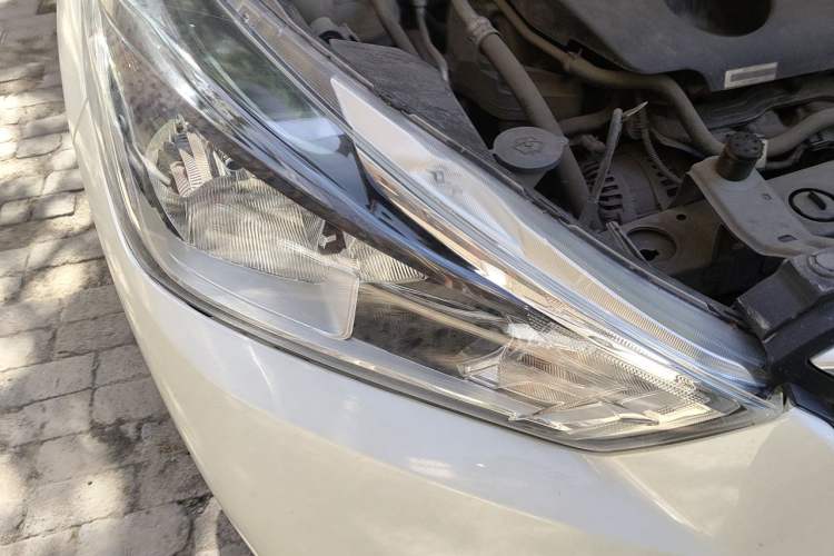 Used Nissan Kicks 2020 1.5L XE Manual Cool Edition Right Front Headlight