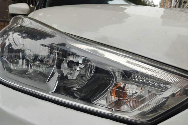 Used Nissan Kicks 2020 1.5L XL CVT Cool Enjoyment Edition Right Front Headlight