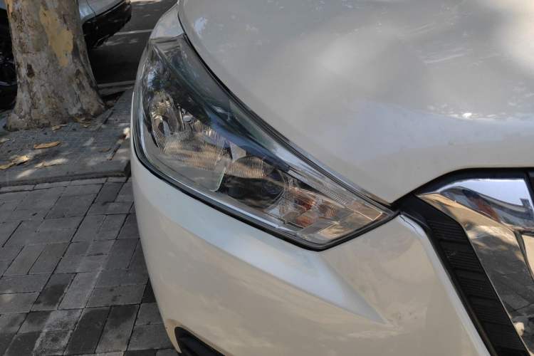 Used Nissan Kicks 2020 1.5L XL CVT Cool Enjoyment Edition Right Front Headlight