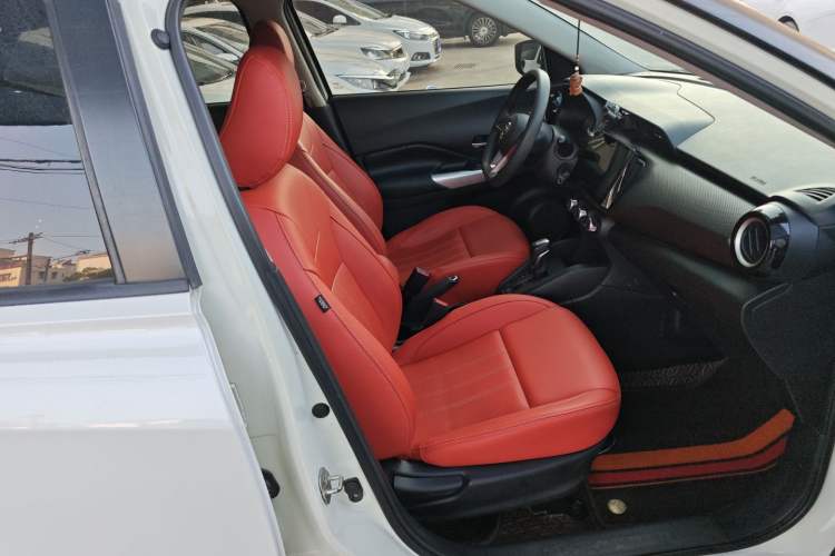 Used Nissan Kicks 2020 1.5L XL CVT Cool Enjoyment Edition Right Front Seat