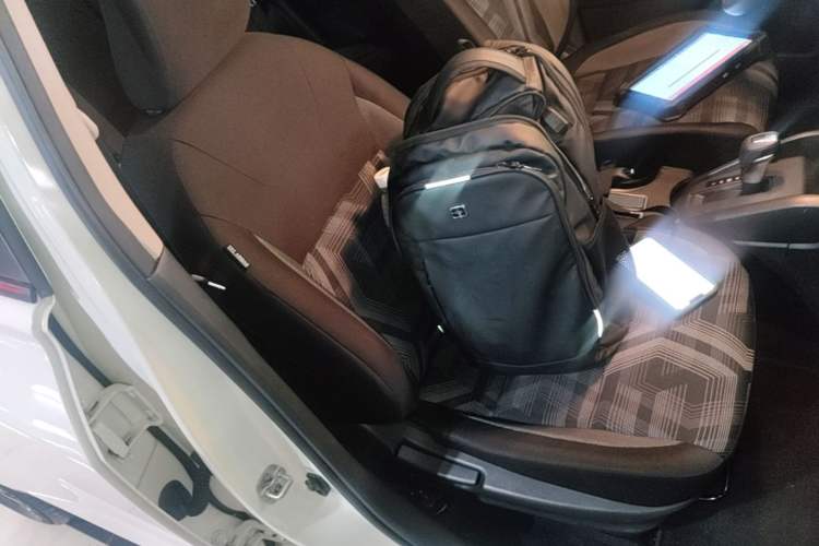 Used Nissan Kicks 2020 1.5L XL CVT Cool Enjoyment Edition Right Front Seat