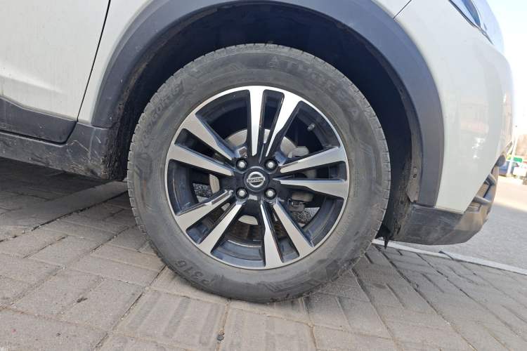 Used Nissan Kicks 2020 1.5L XE Manual Cool Edition Right Front Wheel Hub