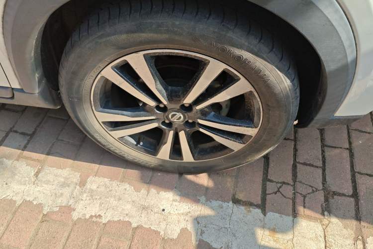 Used Nissan Kicks 2020 1.5L XV CVT Smart Connect Luxury Edition Right Front Wheel Hub
