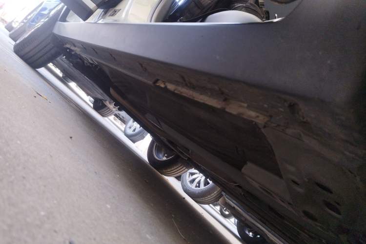 Used Nissan Kicks 2020 1.5L XL CVT Cool Enjoyment Edition Right Side Sill