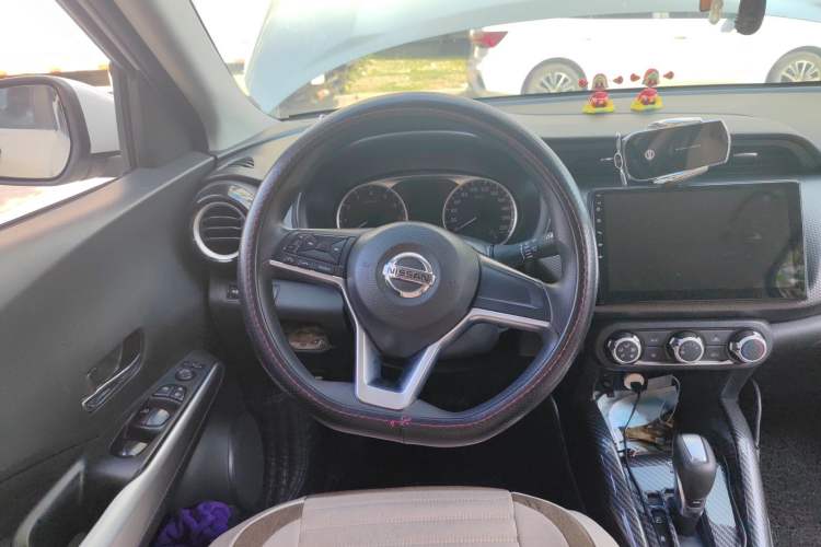 Used Nissan Kicks 2020 1.5L XL CVT Cool Enjoyment Edition Steering Wheel