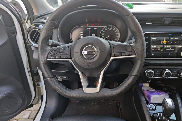 Used Nissan Kicks 2020 1.5L XV CVT Smart Connect Luxury Edition Steering Wheel
