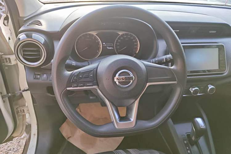 Used Nissan Kicks 2020 1.5L XL CVT Cool Enjoyment Edition Steering Wheel