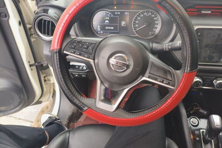 Used Nissan Kicks 2020 1.5L XV CVT Smart Connect Luxury Edition Steering Wheel