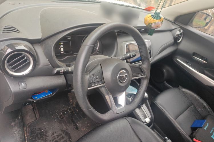 Used Nissan Kicks 2020 1.5L XV CVT Smart Connect Luxury Edition Steering Wheel