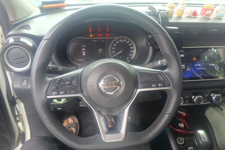 Used Nissan Kicks 2020 1.5L XV CVT Smart Connect Luxury Edition Steering Wheel