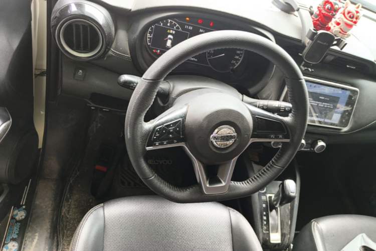 Used Nissan Kicks 2020 1.5L XV CVT Smart Connect Luxury Edition Steering Wheel