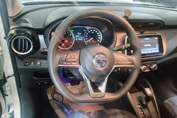 Used Nissan Kicks 2020 1.5L XL CVT Cool Enjoyment Edition Steering Wheel