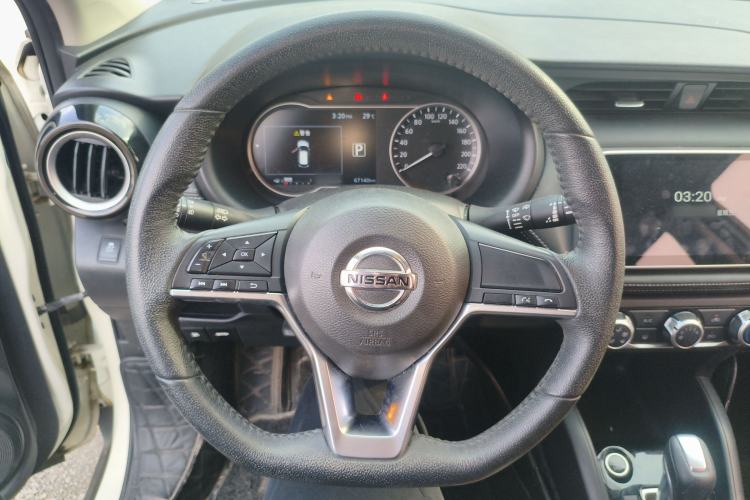 Used Nissan Kicks 2020 1.5L XV CVT Smart Connect Luxury Edition Steering Wheel
