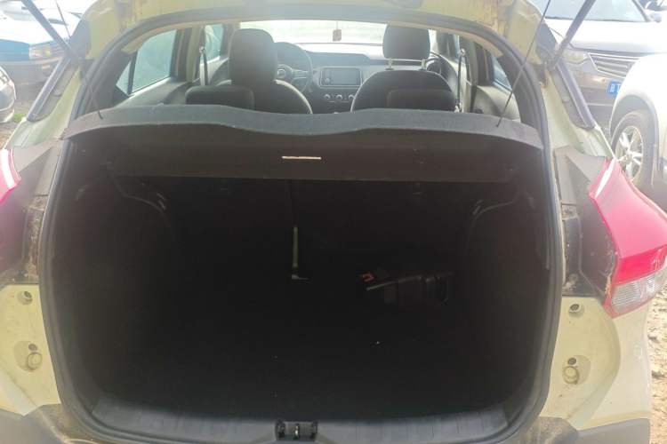 Used Nissan Kicks 2020 1.5L XL CVT Cool Enjoyment Edition Trunk
