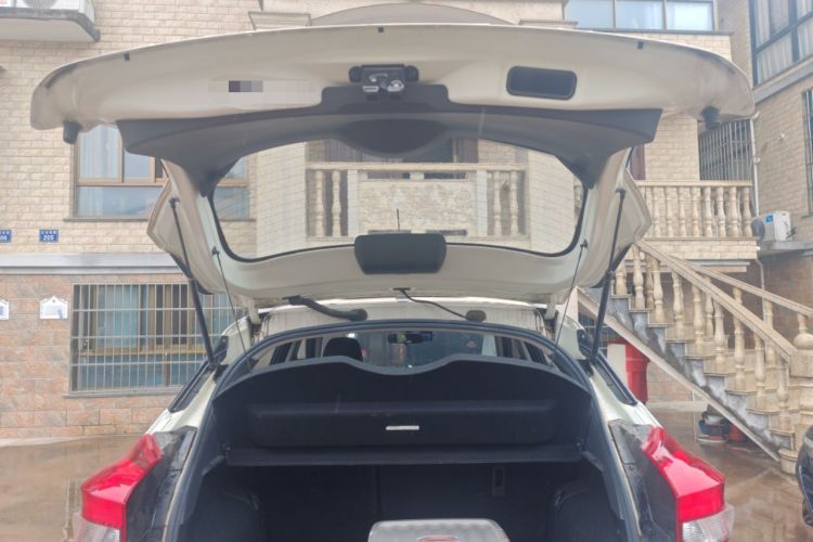 Used Nissan Kicks 2020 1.5L XV CVT Smart Connect Luxury Edition Trunk