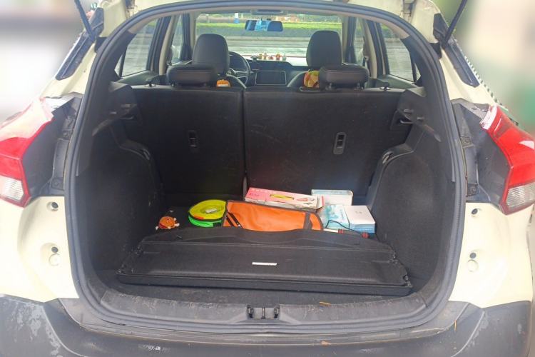 Used Nissan Kicks 2020 1.5L XV CVT Smart Connect Luxury Edition Trunk