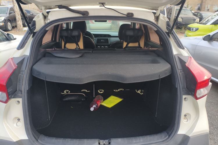 Used Nissan Kicks 2020 1.5L XV CVT Smart Connect Luxury Edition Trunk
