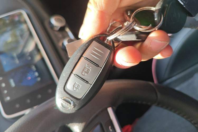 Used Nissan Kicks 2020 1.5L XV CVT Smart Connect Luxury Edition Vehicle Key