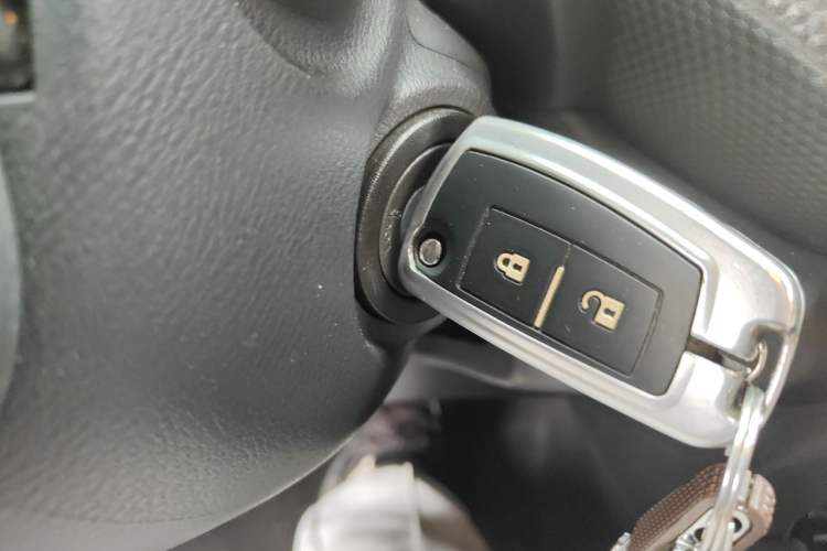 Used Nissan Kicks 2020 1.5L XL CVT Cool Enjoyment Edition Vehicle Key