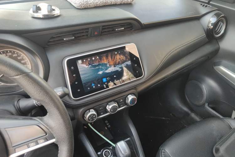 Used Nissan Kicks 2021 1.5L XV CVT Smart Connect Luxury Edition Audio And AC Panel