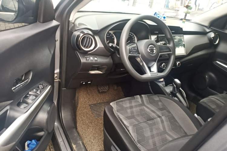 Used Nissan Kicks 2021 1.5L XL CVT Cool Enjoyment Edition Driver Seat