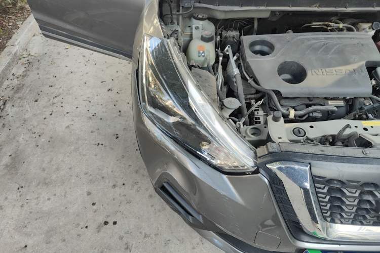 Used Nissan Kicks 2021 1.5L XV CVT Smart Connect Luxury Edition Engine Bay Right
