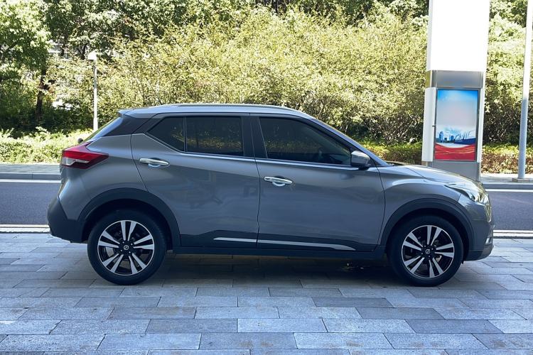 Used Nissan Kicks 2021 1.5L XV CVT Smart Connect Luxury Edition Exterior 2