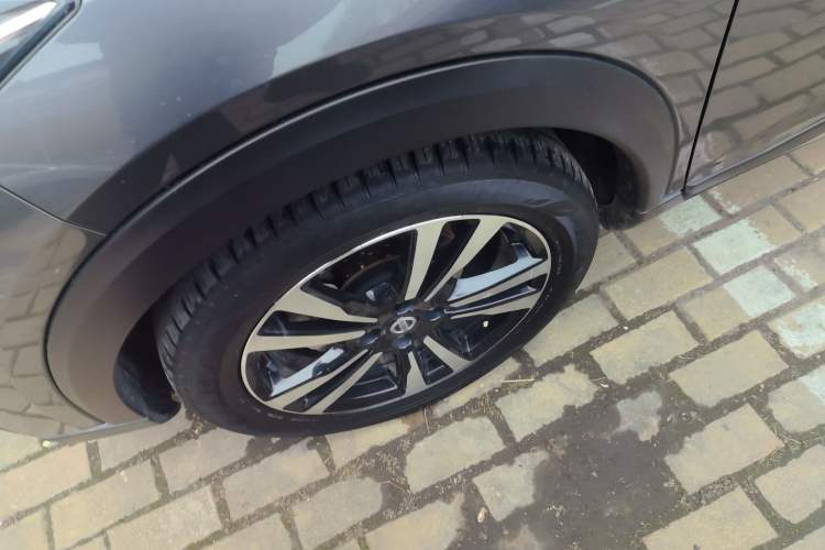Used Nissan Kicks 2021 1.5L XV CVT Smart Connect Luxury Edition Exterior 7