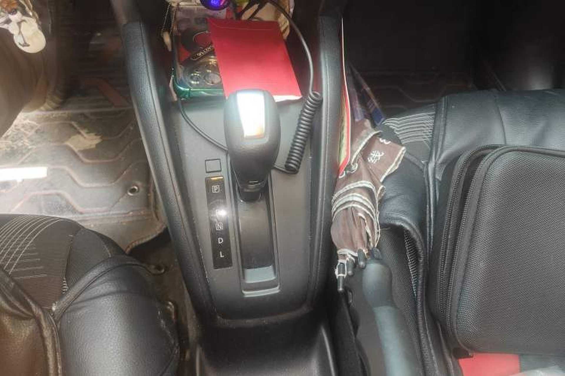 Used Nissan Kicks 2021 1.5L XL CVT Cool Enjoyment Edition Gear Lever