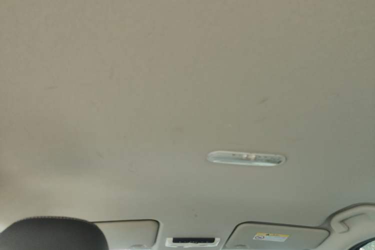 Used Nissan Kicks 2021 1.5L XV CVT Smart Connect Luxury Edition Headliner