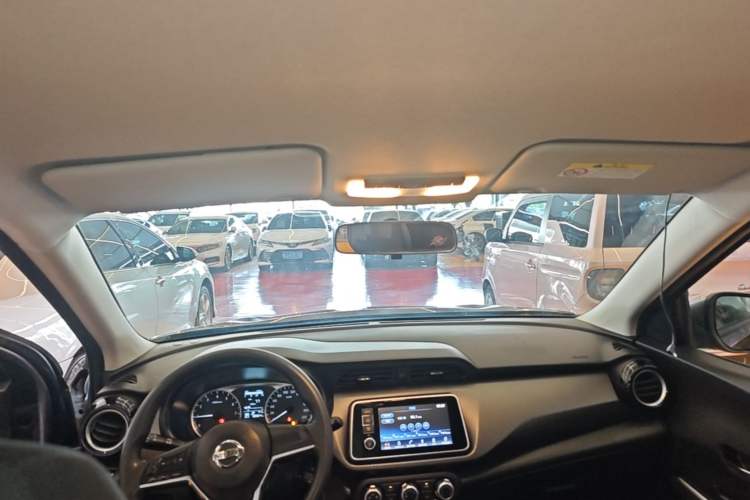 Used Nissan Kicks 2021 1.5L XL CVT Cool Enjoyment Edition Headliner