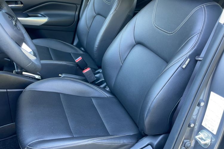 Used Nissan Kicks 2021 1.5L XV CVT Smart Connect Luxury Edition Interior 1