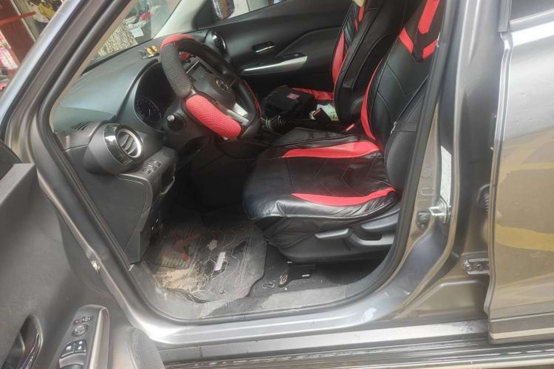 Used Nissan Kicks 2021 1.5L XL CVT Cool Enjoyment Edition Left Front Seat