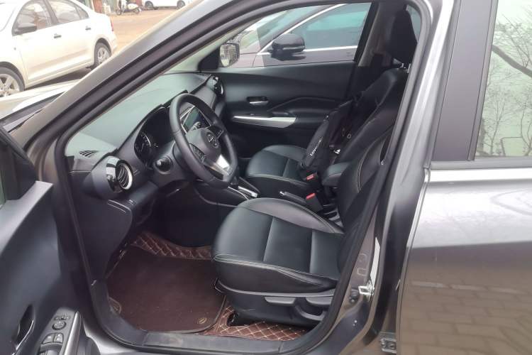 Used Nissan Kicks 2021 1.5L XV CVT Smart Connect Luxury Edition Left Front Seat