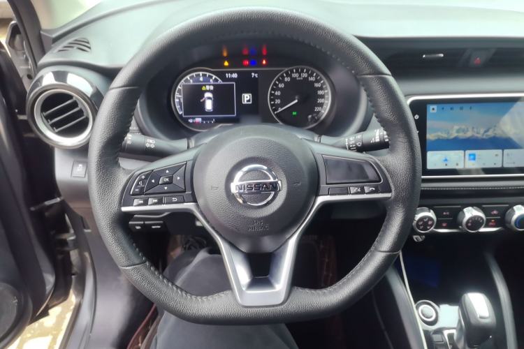 Used Nissan Kicks 2021 1.5L XV CVT Smart Connect Luxury Edition Steering Wheel