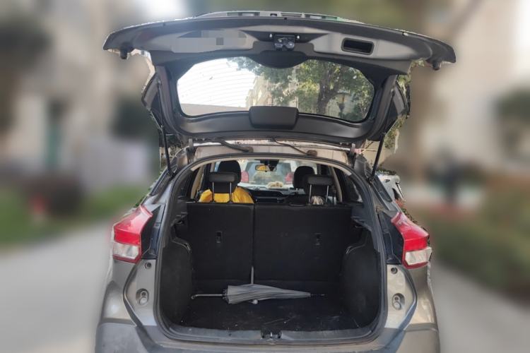 Used Nissan Kicks 2021 1.5L XV CVT Smart Connect Luxury Edition Trunk