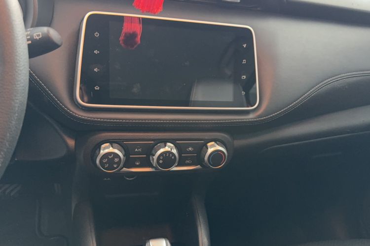 Used Nissan Kicks 2021 1.5L XV CVT Smart Connect Luxury Edition Audio And AC Panel