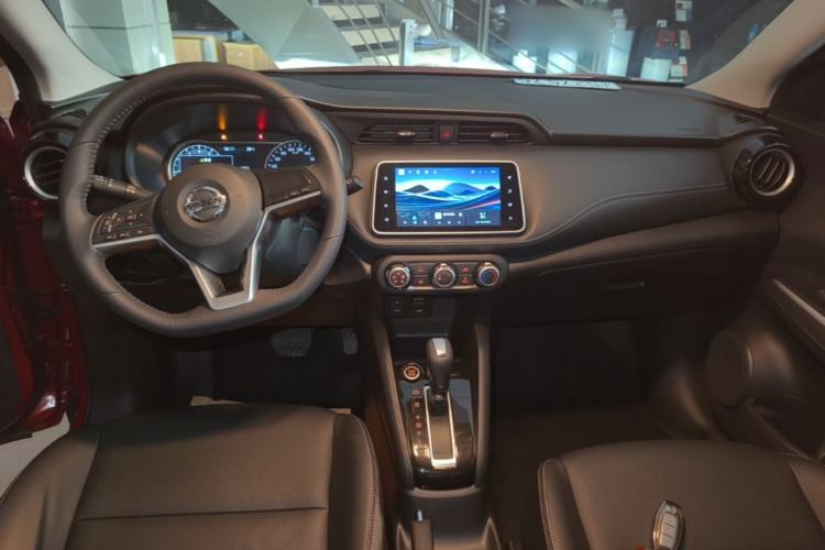 Used Nissan Kicks 2021 1.5L XV CVT Smart Connect Luxury Edition Center Console