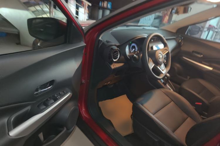 Used Nissan Kicks 2021 1.5L XV CVT Smart Connect Luxury Edition Driver Seat