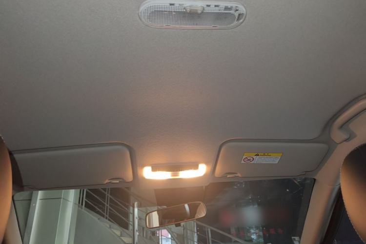 Used Nissan Kicks 2021 1.5L XV CVT Smart Connect Luxury Edition Headliner