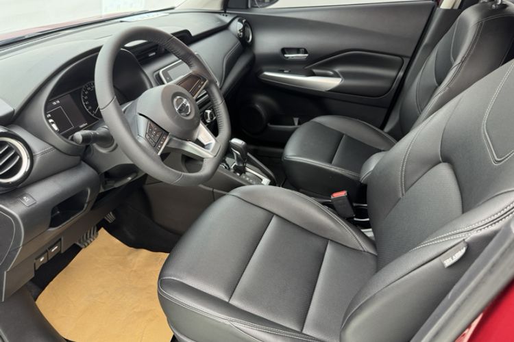 Used Nissan Kicks 2021 1.5L XV CVT Smart Connect Luxury Edition Interior 1
