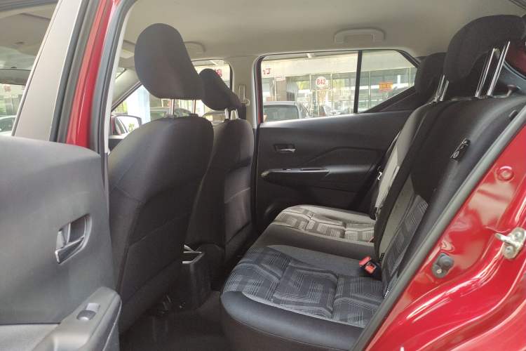 Used Nissan Kicks 2021 1.5L XL CVT Cool Enjoyment Edition Interior 1