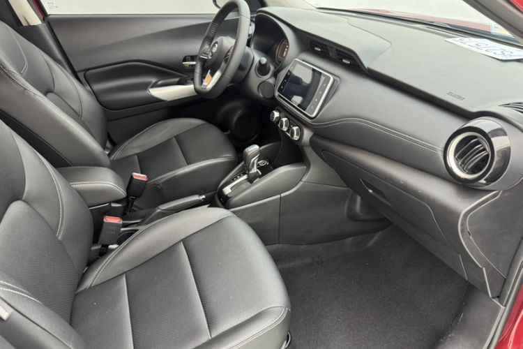 Used Nissan Kicks 2021 1.5L XV CVT Smart Connect Luxury Edition Interior 2