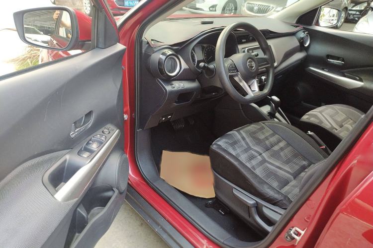 Used Nissan Kicks 2021 1.5L XL CVT Cool Enjoyment Edition Interior 2