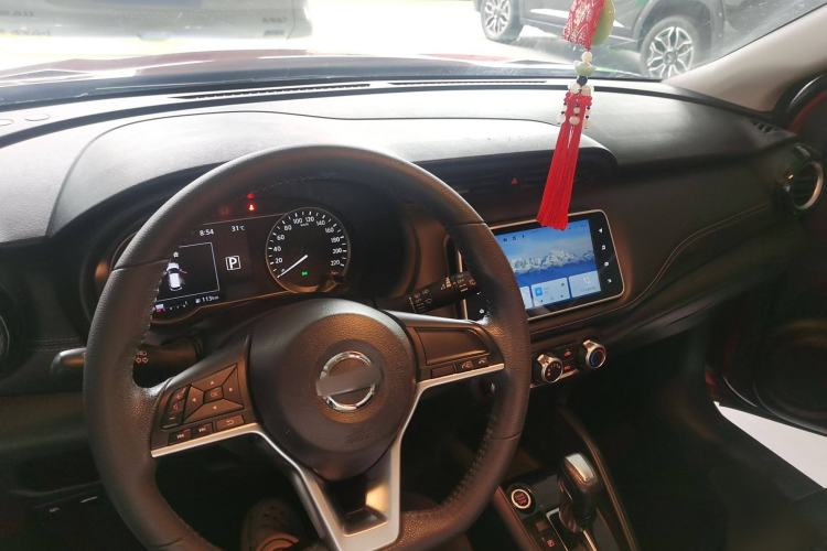 Used Nissan Kicks 2021 1.5L XV CVT Smart Connect Luxury Edition Interior 2