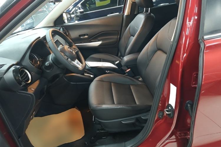 Used Nissan Kicks 2021 1.5L XV CVT Smart Connect Luxury Edition Left Front Seat