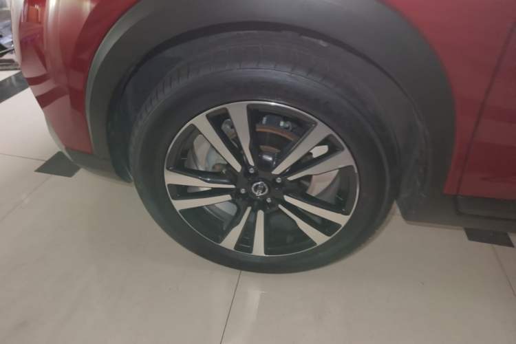 Used Nissan Kicks 2021 1.5L XV CVT Smart Connect Luxury Edition Left Front Wheel Hub