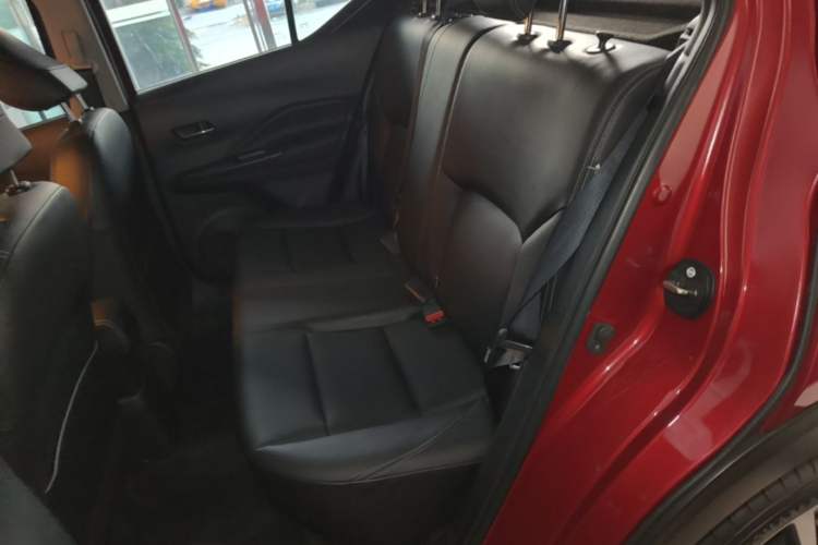 Used Nissan Kicks 2021 1.5L XV CVT Smart Connect Luxury Edition Left Rear Seat
